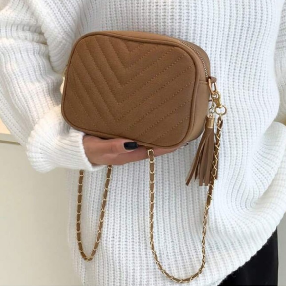 Luxe Vegan Leather Small chain crossbody shoulder bag - Picture 10 of 16